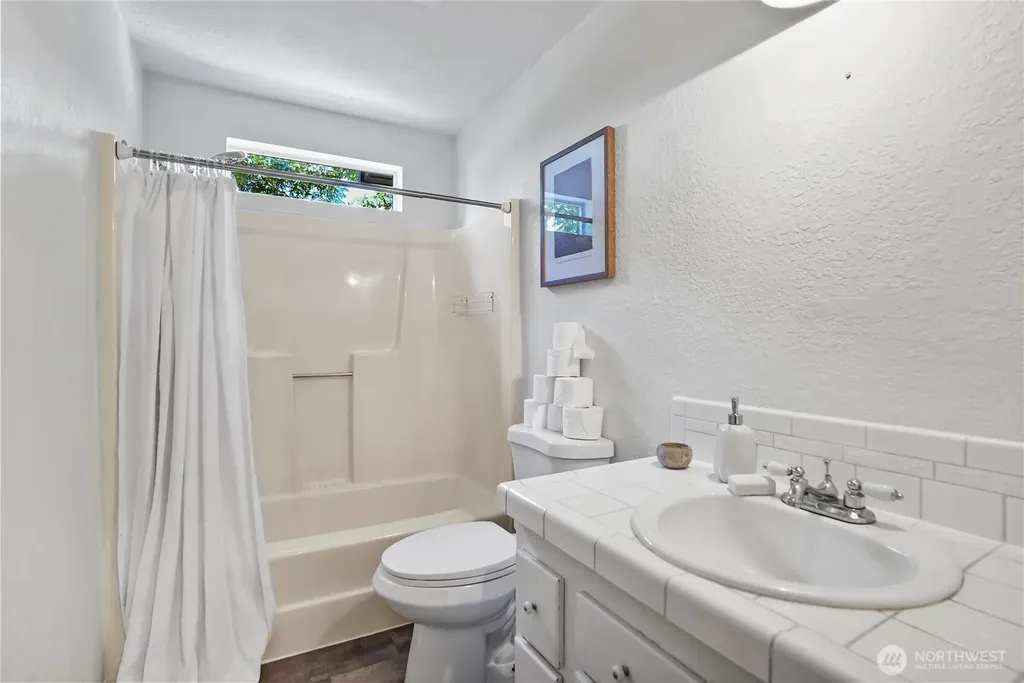 12122 NE 108th Kirkland WA 98033