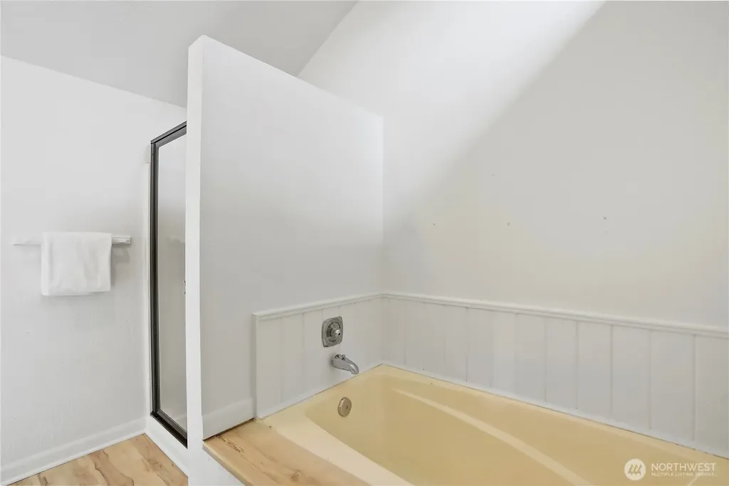 12122 NE 108th Kirkland WA 98033