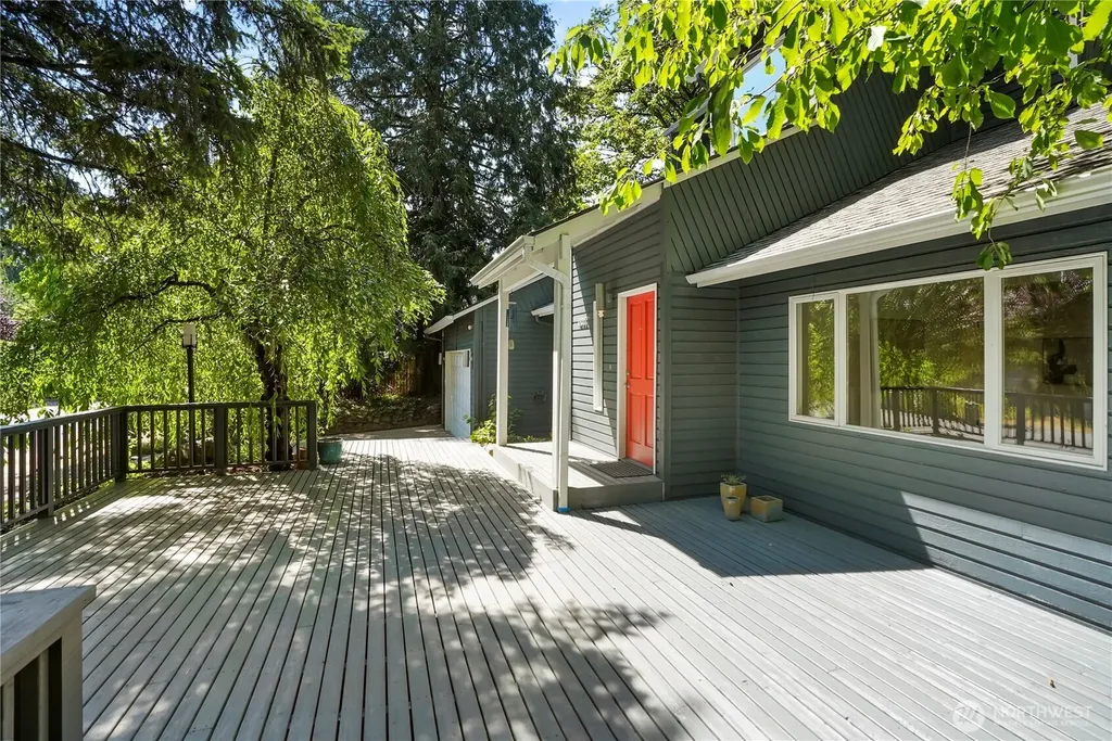 12122 NE 108th Kirkland WA 98033