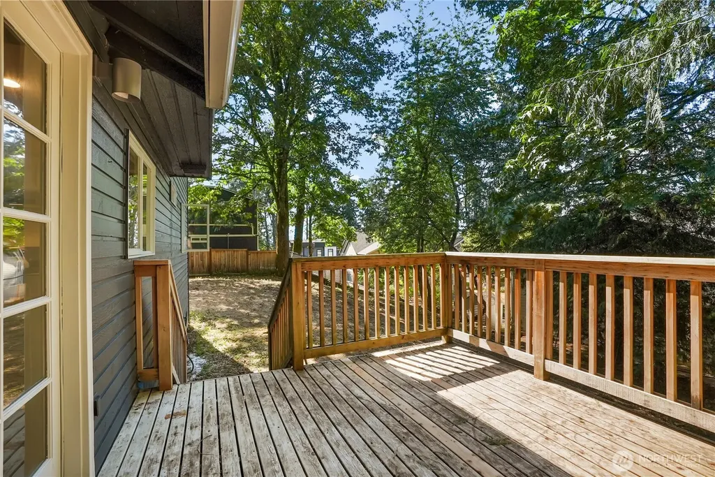 12122 NE 108th Kirkland WA 98033