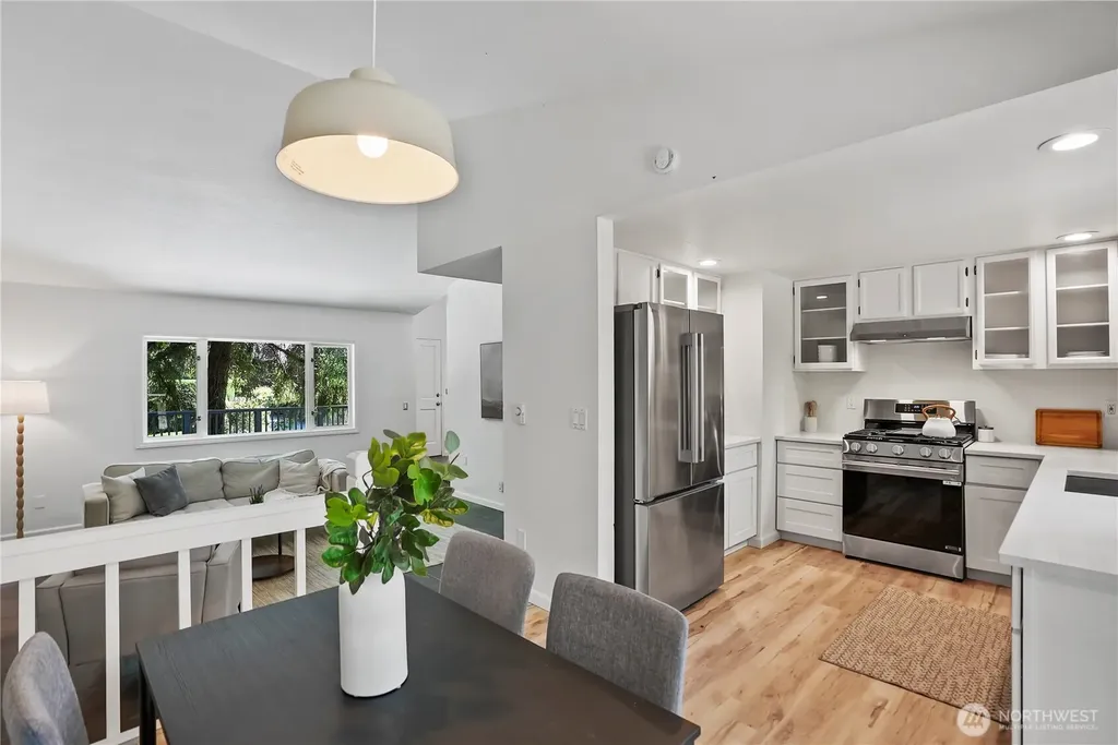 12122 NE 108th Kirkland WA 98033