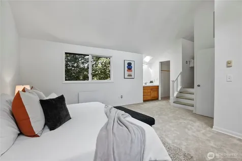12122 NE 108th Kirkland WA 98033