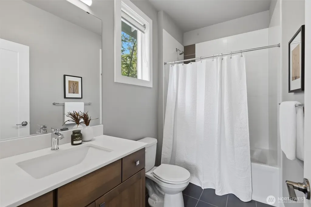 24309 NE 24th Street Sammamish WA 98074