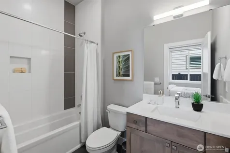 24309 NE 24th Street Sammamish WA 98074