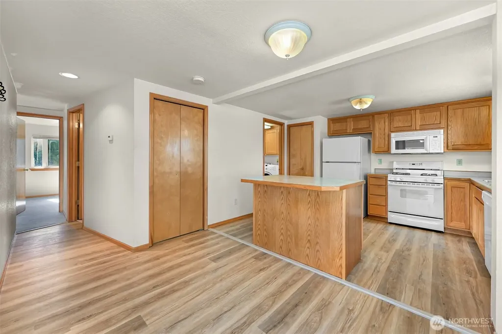 8141 Comox Road W Blaine WA 98230