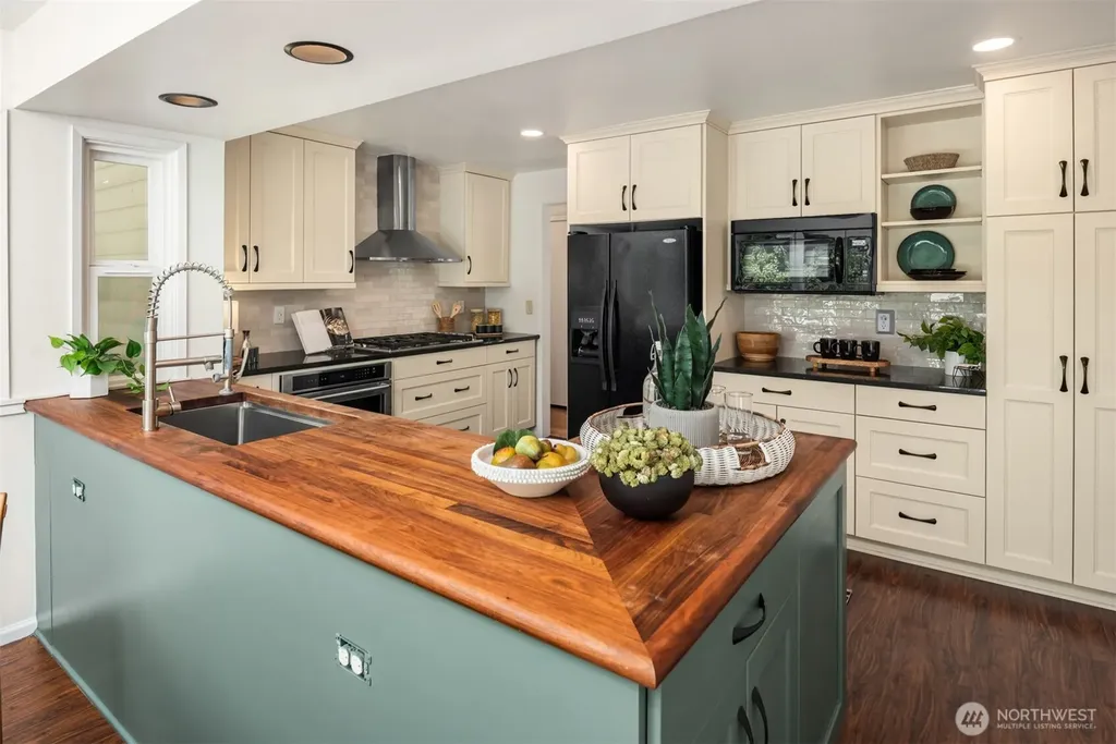 18025 70th Place W Edmonds WA 98026