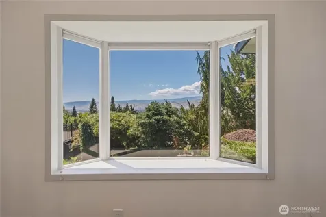 330 Sunnyslope Heights Wenatchee WA 98801