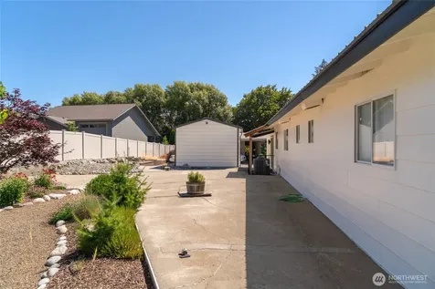 330 Sunnyslope Heights Wenatchee WA 98801