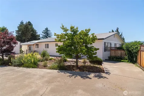 330 Sunnyslope Heights Wenatchee WA 98801