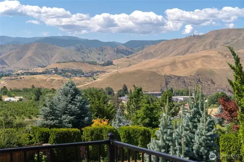 330 Sunnyslope Heights Wenatchee WA 98801