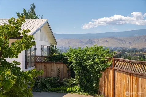 330 Sunnyslope Heights Wenatchee WA 98801