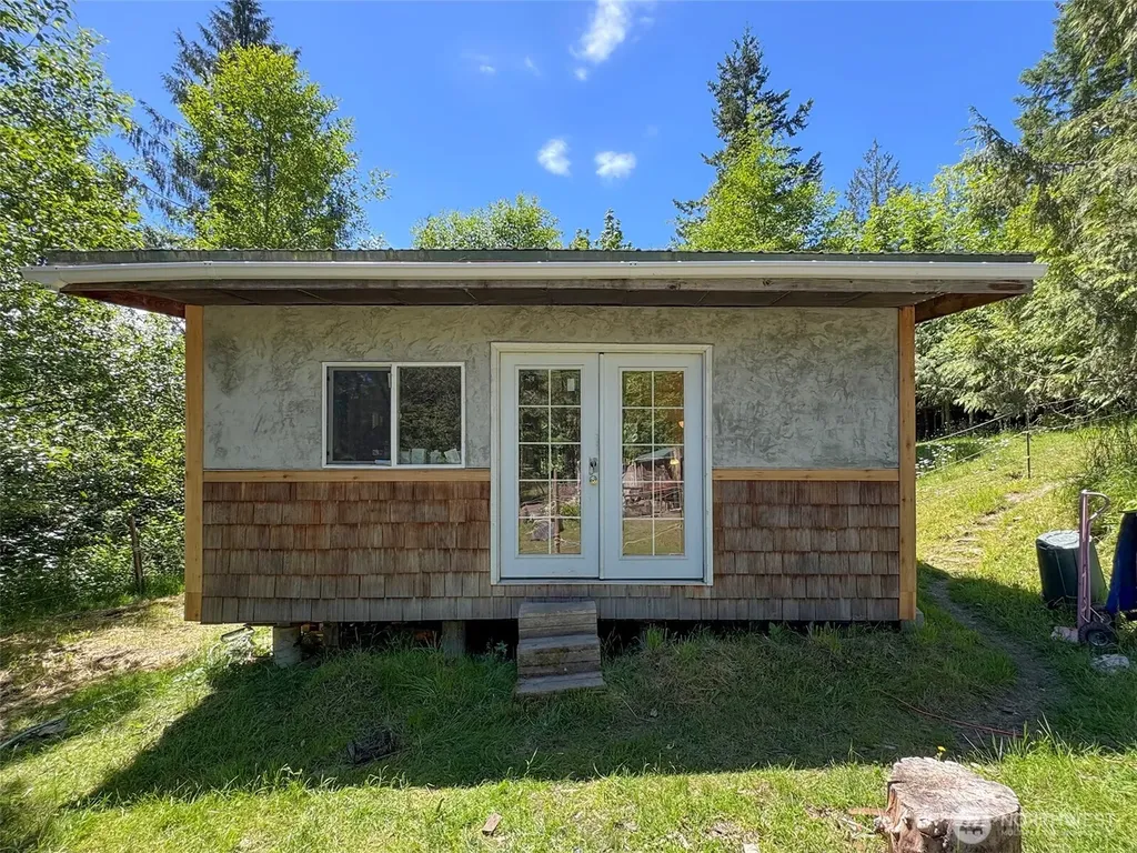 663 Glass Road Port Angeles WA 98362