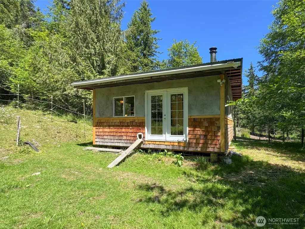 663 Glass Road Port Angeles WA 98362