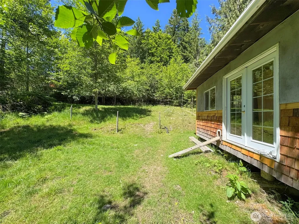 663 Glass Road Port Angeles WA 98362