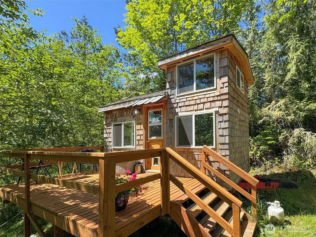 663 Glass Road Port Angeles WA 98362