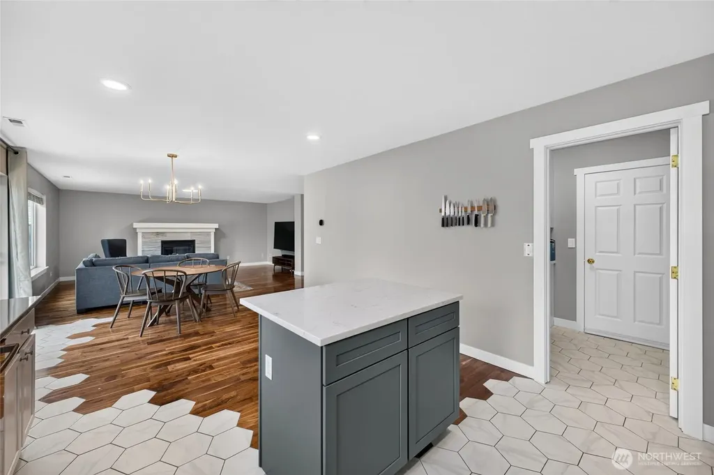 9524 Country Hollow Drive E Puyallup WA 98375