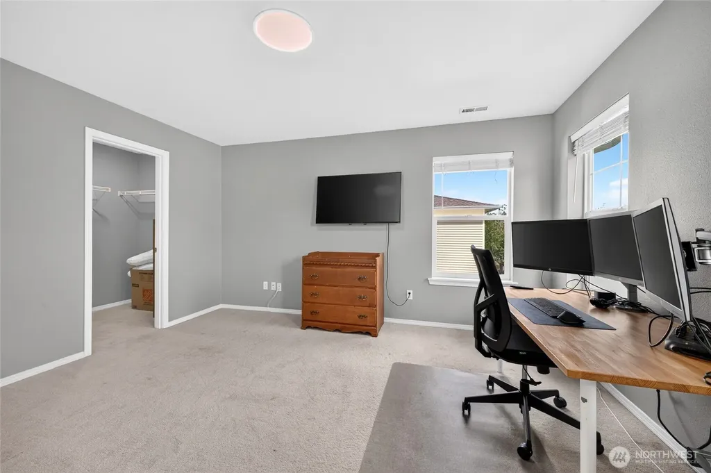 9524 Country Hollow Drive E Puyallup WA 98375