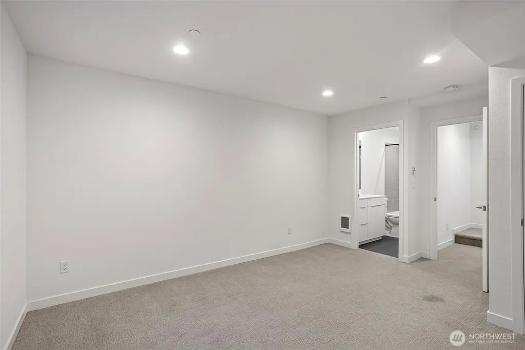 604 NW 77th Street Seattle WA 98117
