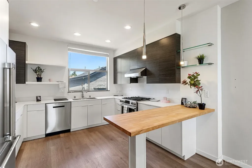 604 NW 77th Street Seattle WA 98117