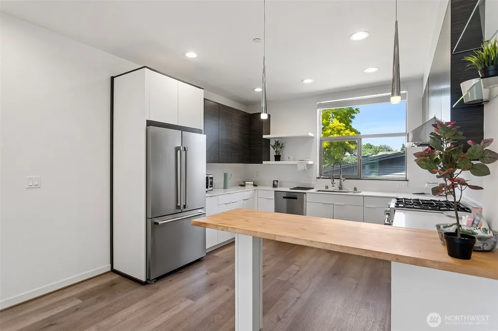 604 NW 77th Street Seattle WA 98117