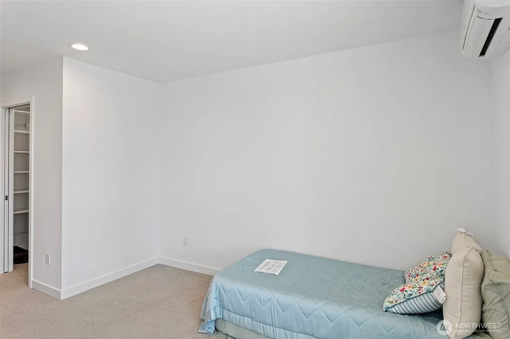 604 NW 77th Street Seattle WA 98117