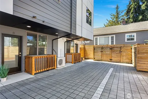 604 NW 77th Street Seattle WA 98117
