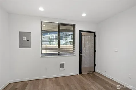 604 NW 77th Street Seattle WA 98117