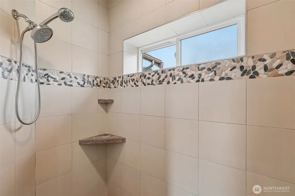 3316 280th Street NW Stanwood WA 98292