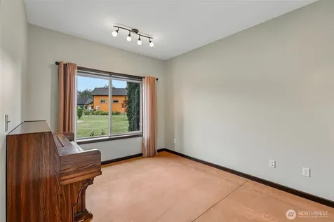 3316 280th Street NW Stanwood WA 98292