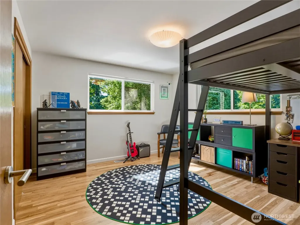 17128 2nd Avenue SW Normandy Park WA 98166