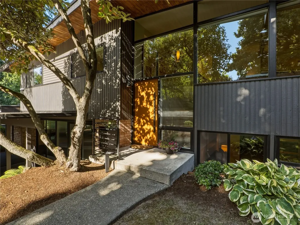 17128 2nd Avenue SW Normandy Park WA 98166
