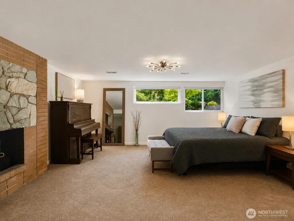 17128 2nd Avenue SW Normandy Park WA 98166