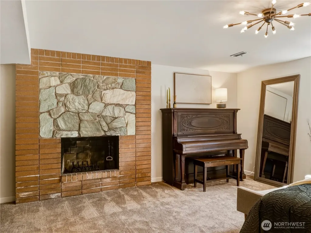 17128 2nd Avenue SW Normandy Park WA 98166