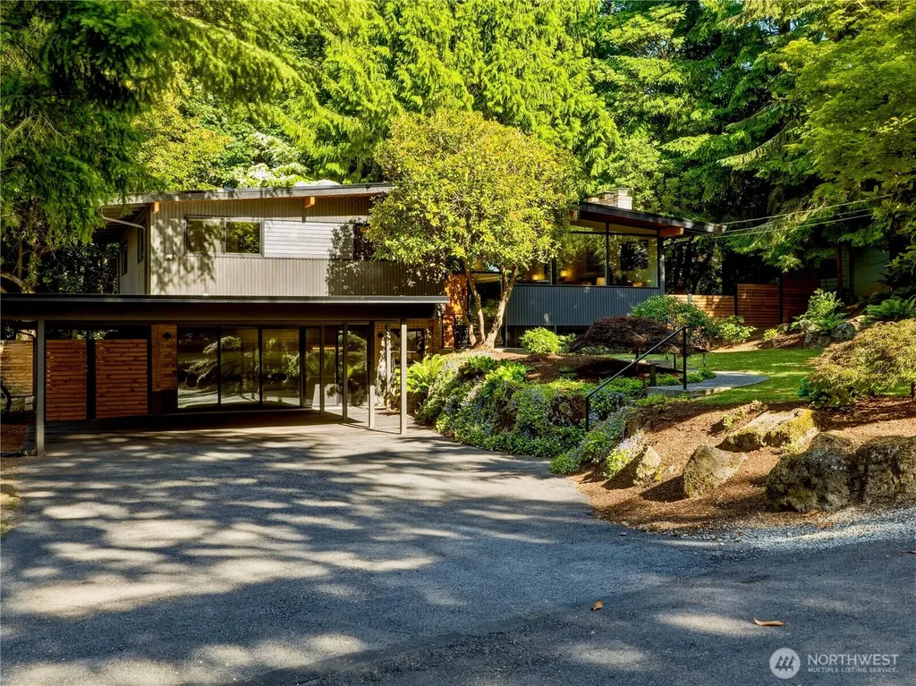 17128 2nd Avenue SW Normandy Park WA 98166