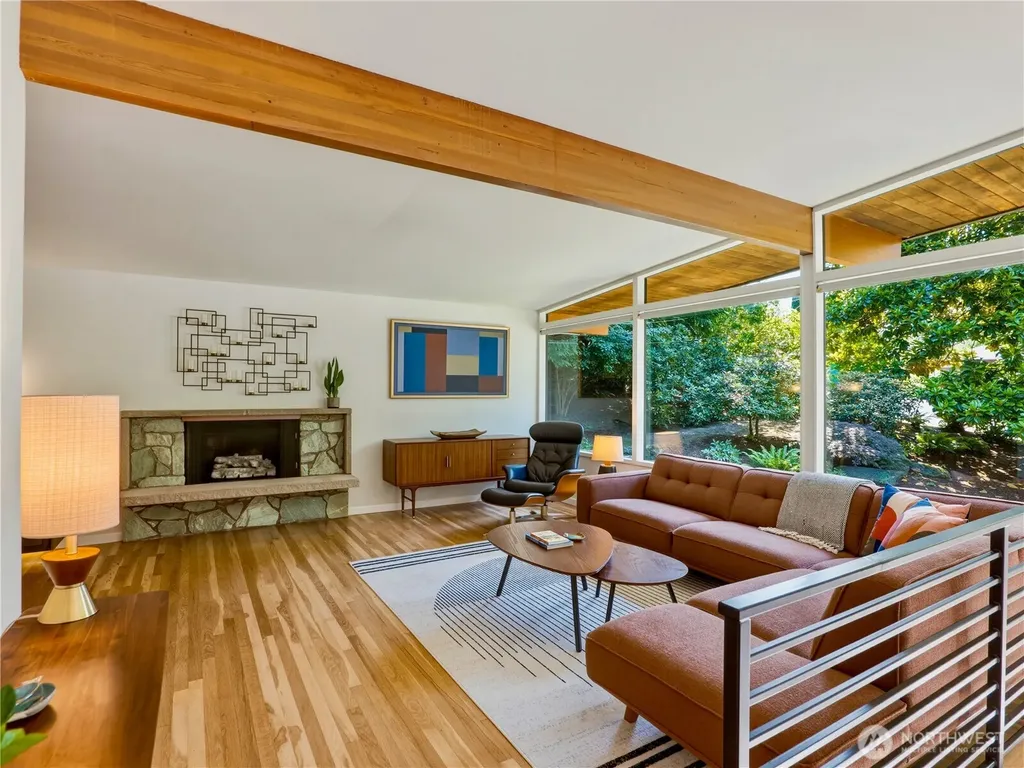 17128 2nd Avenue SW Normandy Park WA 98166