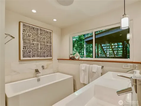 17128 2nd Avenue SW Normandy Park WA 98166