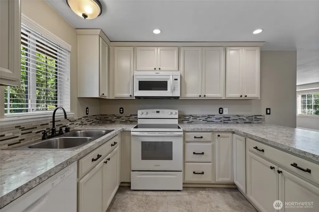 4813 338th Street E Eatonville WA 98328