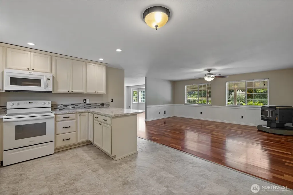 4813 338th Street E Eatonville WA 98328