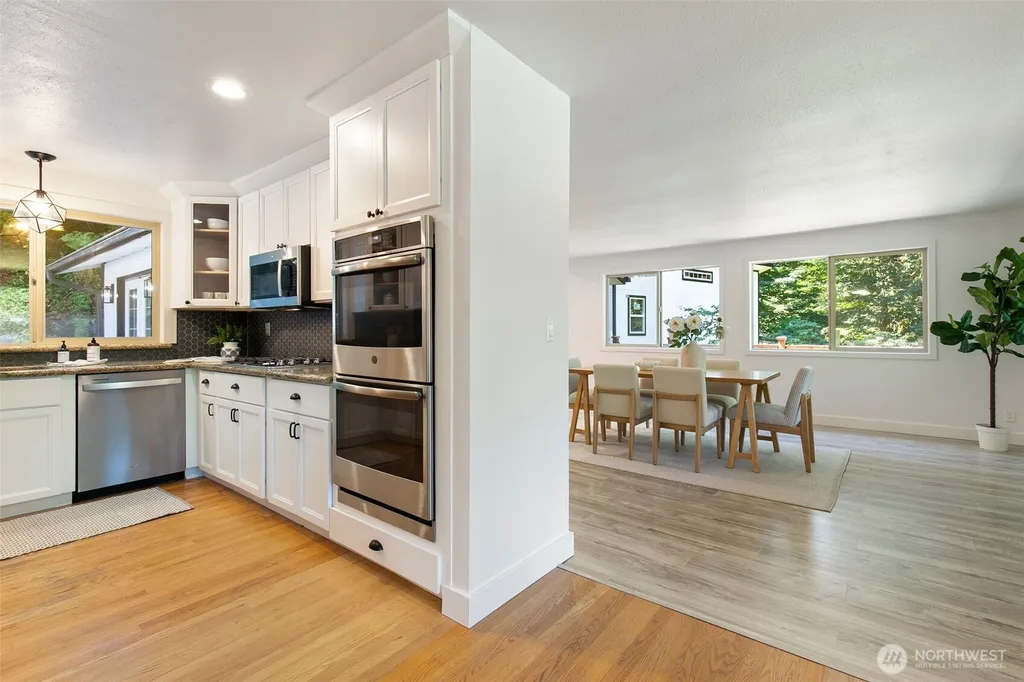 5769 Blakely Avenue NE Bainbridge Island WA 98110