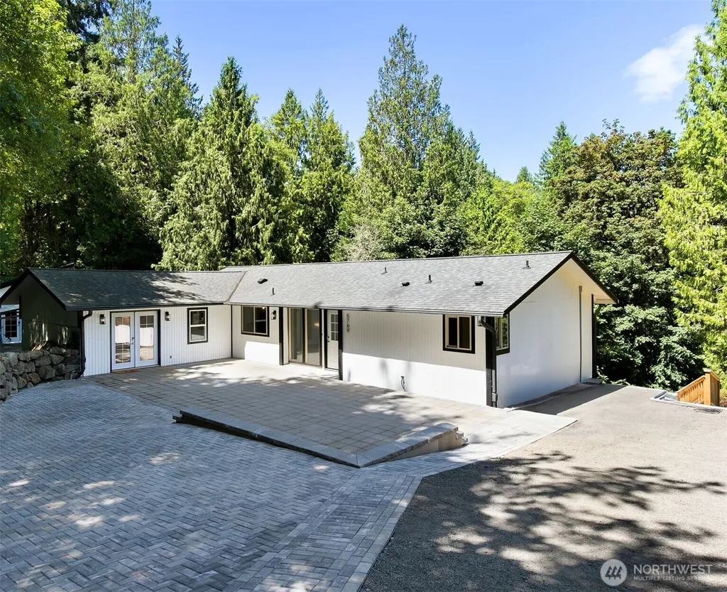 5769 Blakely Avenue NE Bainbridge Island WA 98110