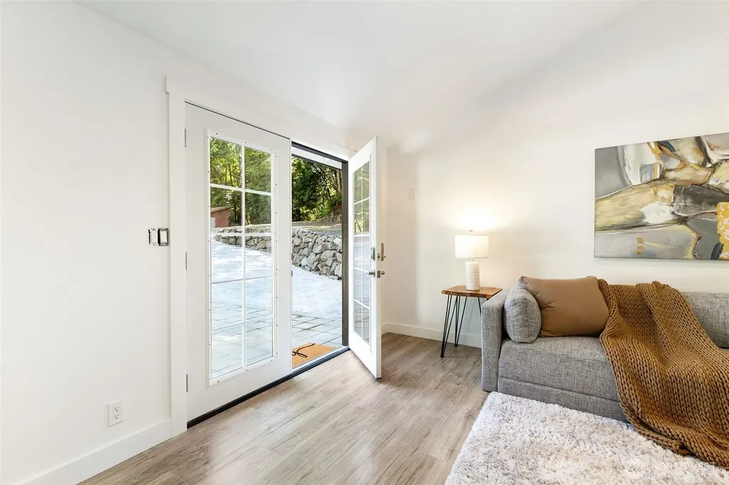 5769 Blakely Avenue NE Bainbridge Island WA 98110