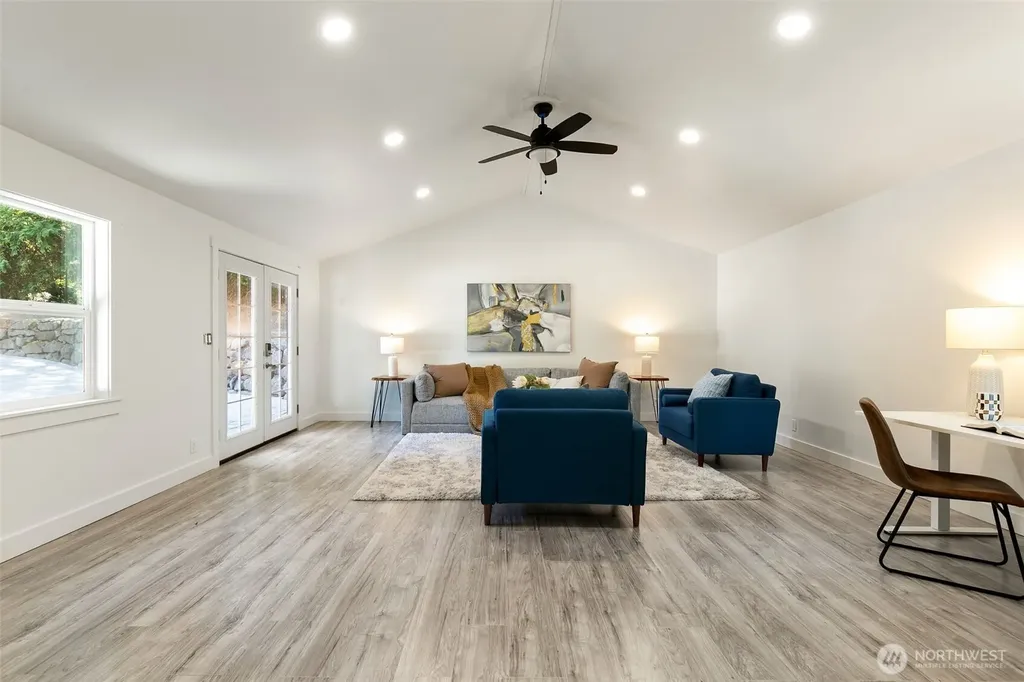 5769 Blakely Avenue NE Bainbridge Island WA 98110
