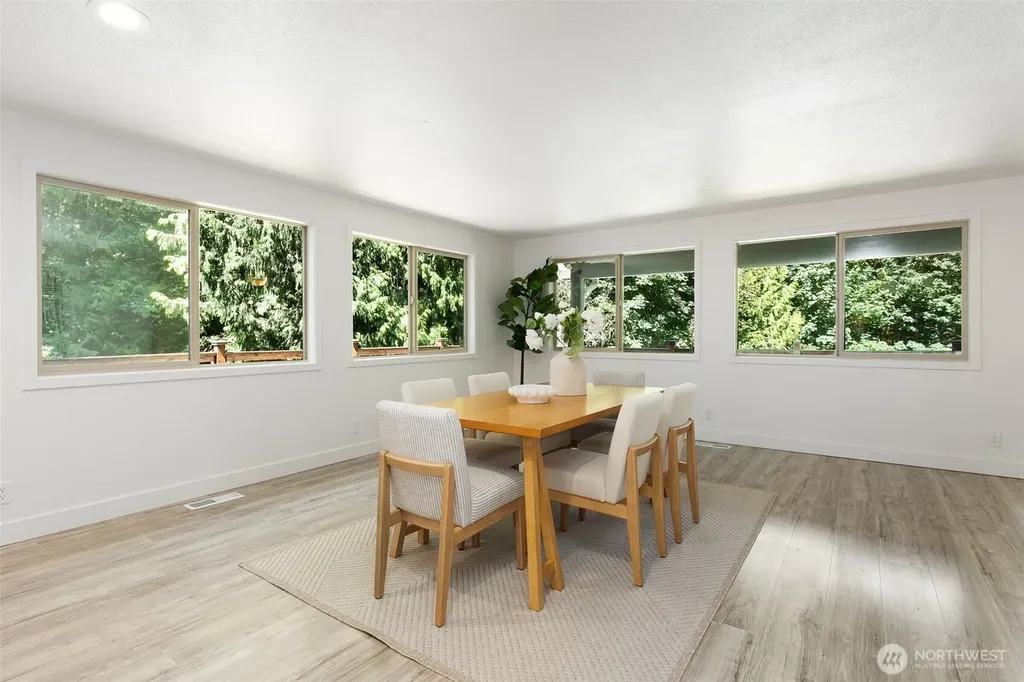 5769 Blakely Avenue NE Bainbridge Island WA 98110