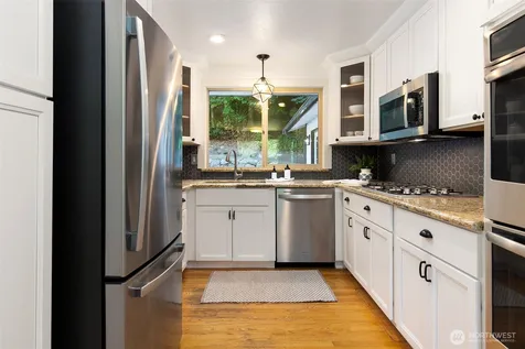 5769 Blakely Avenue NE Bainbridge Island WA 98110