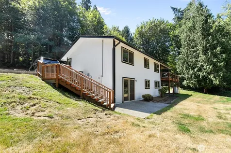 5769 Blakely Avenue NE Bainbridge Island WA 98110