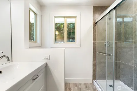 5769 Blakely Avenue NE Bainbridge Island WA 98110