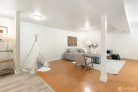 5769 Blakely Avenue NE Bainbridge Island WA 98110