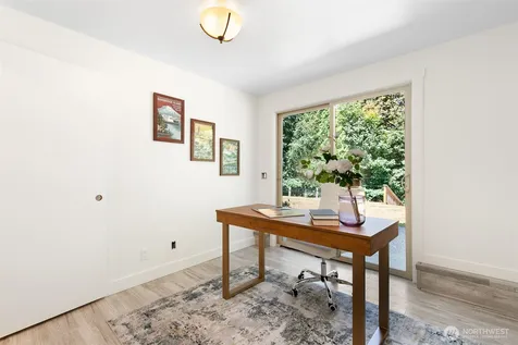 5769 Blakely Avenue NE Bainbridge Island WA 98110