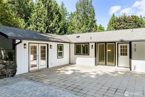 5769 Blakely Avenue NE Bainbridge Island WA 98110