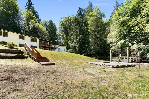 5769 Blakely Avenue NE Bainbridge Island WA 98110